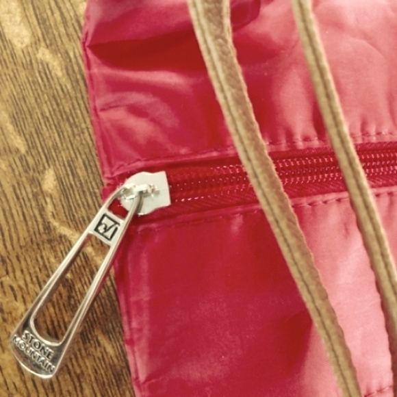 Stone Mountain Red Cross Body Bag - Picture 2 of 5